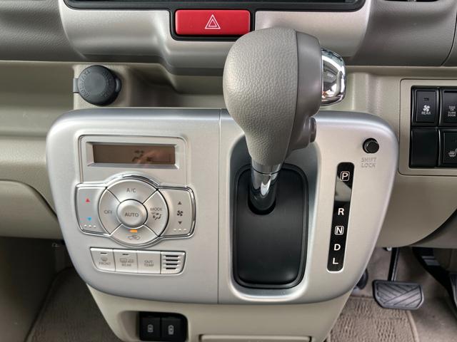 エブリイワゴン ＰＺターボ　ハイルーフ　６型　ＣＶＴ　ＬＥＤヘッドランプ　デュアルカメラブレーキ｜後席左側ワンアクションパワースライド｜１４インチアルミホイール｜本革巻きステアリングホイール｜リモート格納式ドアミラー｜運転席シートヒーター｜（11枚目）