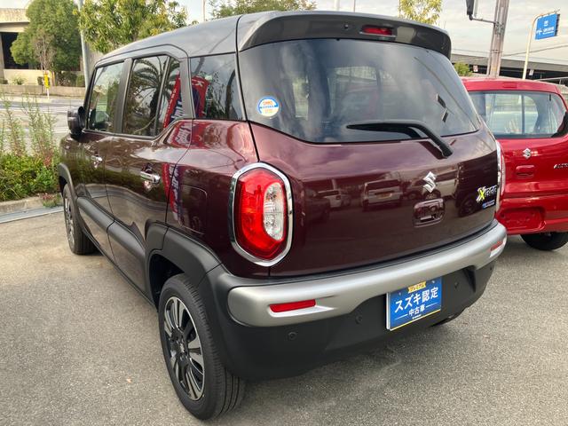 クロスビー ＨＹＢＲＩＤ　ＭＺ　３型　衝突被害軽減ブレーキ　ＬＥＤランプ　デュアルカメラブレーキ｜ブラウンアクセントパッケージ｜ＬＥＤヘッドランプ｜本革巻きステアリングホイール｜プレミアムＵＶ＆ＩＲカットガラス（フロントドア）｜全方位モニター用カメラ｜（9枚目）