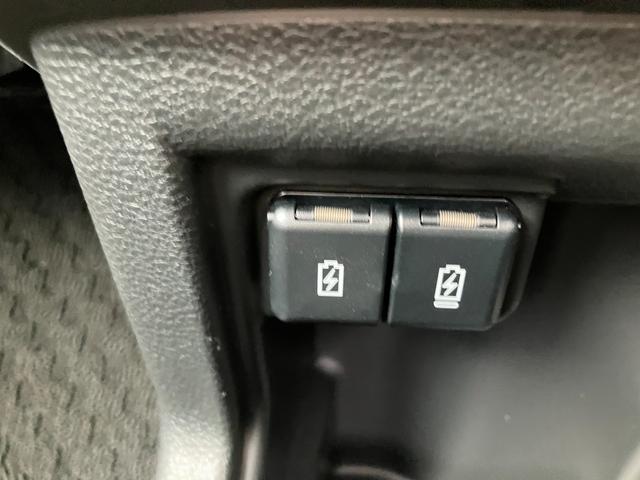 クロスビー ＨＹＢＲＩＤ　ＭＺ　３型　衝突被害軽減ブレーキ　ＬＥＤランプ　デュアルカメラブレーキ｜ブラウンアクセントパッケージ｜ＬＥＤヘッドランプ｜本革巻きステアリングホイール｜プレミアムＵＶ＆ＩＲカットガラス（フロントドア）｜全方位モニター用カメラ｜（38枚目）