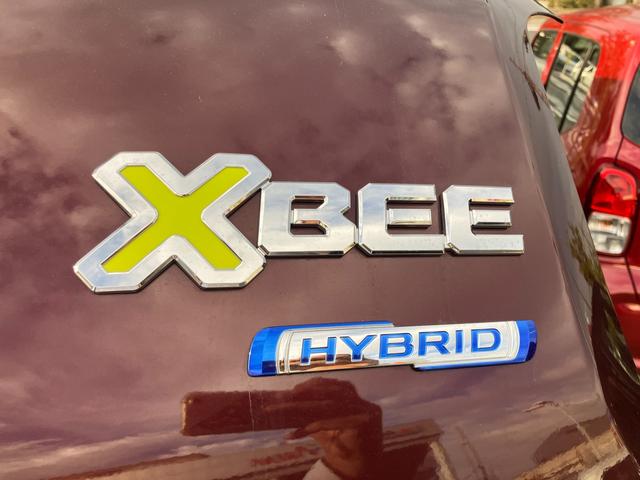 クロスビー ＨＹＢＲＩＤ　ＭＺ　３型　衝突被害軽減ブレーキ　ＬＥＤランプ　デュアルカメラブレーキ｜ブラウンアクセントパッケージ｜ＬＥＤヘッドランプ｜本革巻きステアリングホイール｜プレミアムＵＶ＆ＩＲカットガラス（フロントドア）｜全方位モニター用カメラ｜（50枚目）