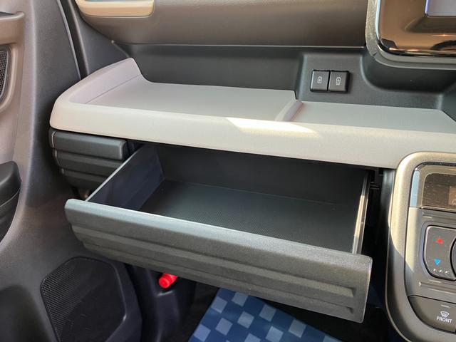 スペーシア HYBRID X 両側パワースライドドア LEDヘッドランプ デュアルセンサーブレーキII|後退時ブレーキサポート|シートヒーター|オートライト|マルチユースフラップ|オートエアコン|キーレスプッシュスタートシステム|パーソナルテーブル|(17枚目)