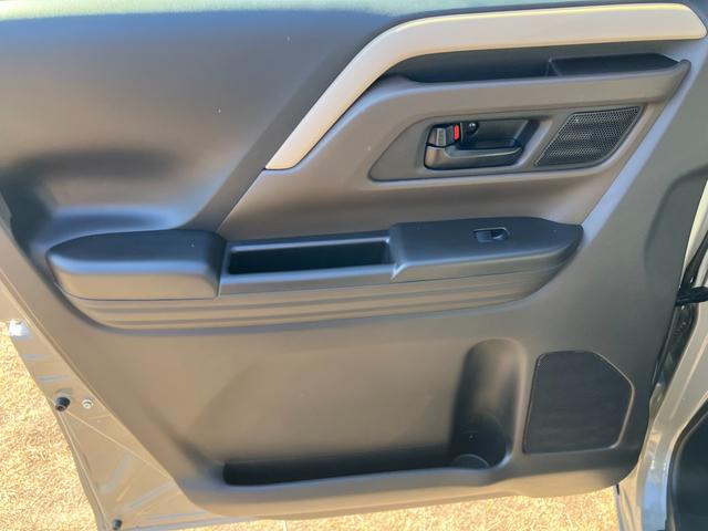 スペーシア HYBRID X 両側パワースライドドア LEDヘッドランプ デュアルセンサーブレーキII|後退時ブレーキサポート|シートヒーター|オートライト|マルチユースフラップ|オートエアコン|キーレスプッシュスタートシステム|パーソナルテーブル|(34枚目)