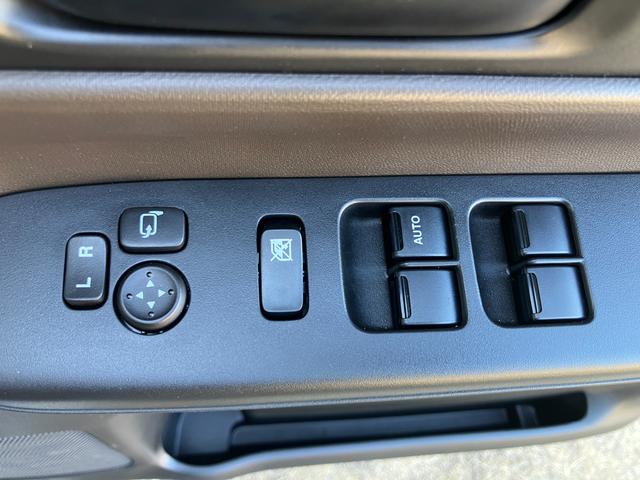 スペーシア HYBRID X 両側パワースライドドア LEDヘッドランプ デュアルセンサーブレーキII|後退時ブレーキサポート|シートヒーター|オートライト|マルチユースフラップ|オートエアコン|キーレスプッシュスタートシステム|パーソナルテーブル|(38枚目)