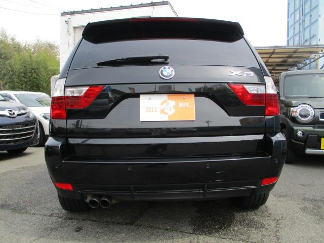 Ｘ３ ｘＤｒｉｖｅ　２５ｉ　後期最終モデル　黒革シート　純正ナビ　スタッドレスＴ用１７アルミホイール付　ビルトインＥＴＣ　サイドカメラ　キーレス　運転＆助手席シートヒーター　クリアランスソナー　ＨＩＤライト　ＣＤチェンジャー（7枚目）