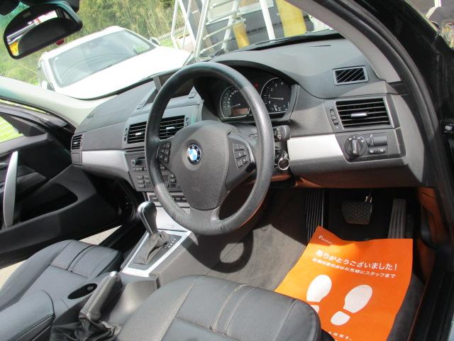 Ｘ３ ｘＤｒｉｖｅ　２５ｉ　後期最終モデル　黒革シート　純正ナビ　スタッドレスＴ用１７アルミホイール付　ビルトインＥＴＣ　サイドカメラ　キーレス　運転＆助手席シートヒーター　クリアランスソナー　ＨＩＤライト　ＣＤチェンジャー（20枚目）