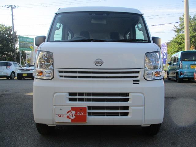 クリッパーバン DX ハイルーフ セーフティパッケージ 新車おろし立て パワーウィンド キーレス オートライト AMFMラジオ デュアルブレーキサポート リヤ障害物センサー 車線逸脱アラーム アイドリングストップ(3枚目)