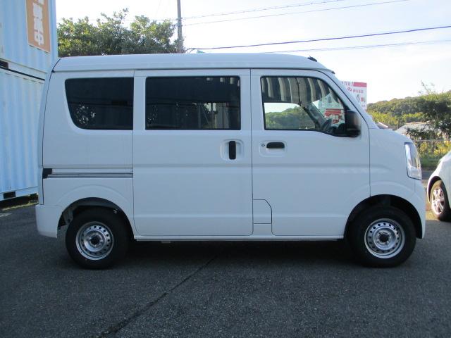 クリッパーバン DX ハイルーフ セーフティパッケージ 新車おろし立て パワーウィンド キーレス オートライト AMFMラジオ デュアルブレーキサポート リヤ障害物センサー 車線逸脱アラーム アイドリングストップ(10枚目)