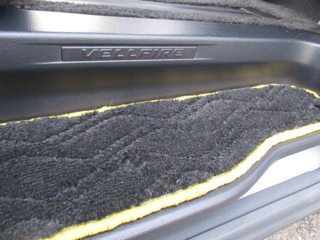 ヴェルファイア ２．５Ｚ　Ａエディション　ゴールデンアイズ　後期モデルＧエディション用アルミホイール　純正１０インチナビＴＶ　Ｂカメラ　フリップダウンモニター　パワーリヤゲート　禁煙車　ＥＴＣ　スマートキー　　ウッドコンビハンドル　Ｇアイズ内装　リヤ修復歴有り（32枚目）