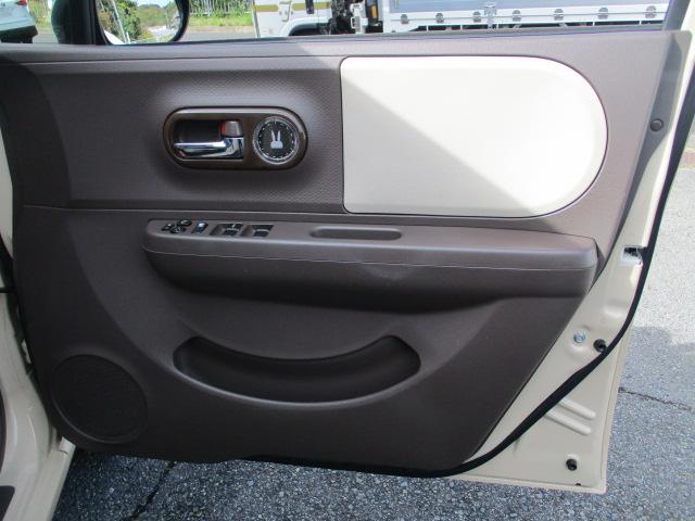 アルトラパンショコラ Ｇ　ワンオーナー　禁煙車　ＳＤナビ　フルセグＴＶ　Ｂｌｕｅｔｏｏｔｈ対応　ＥＴＣ　スマートキー　ショコラ専用合皮シート　革巻ステアリング　　ＨＩＤライト　オートライト（19枚目）