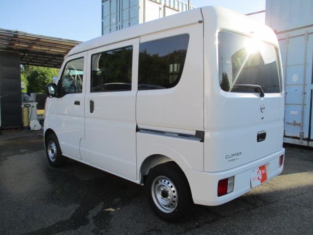 クリッパーバン DX 4WD ハイルーフ セーフティパッケージ 新車おろし立て パワーウィンド キーレス オートライト AMFMラジオ デュアルブレーキサポート リヤ障害物センサー 車線逸脱アラーム(9枚目)
