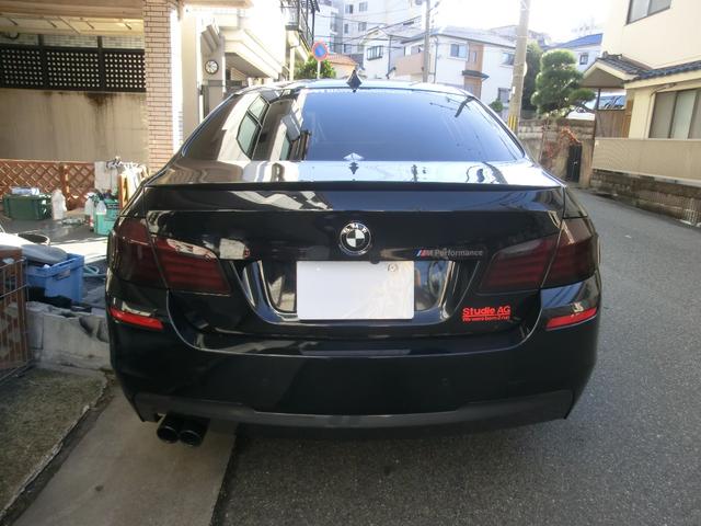 ���A�E�B���O