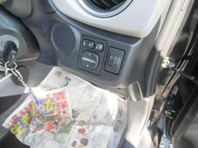 ヴィッツ ジュエラ　ワンオーナー　キーレスエントリー　運転席＆助手席エアバッグ　ＡＢＳ　パワーステアリング　フロントフォグランプ　外品ナビ　電格ミラー　定期点検記録簿（13枚目）