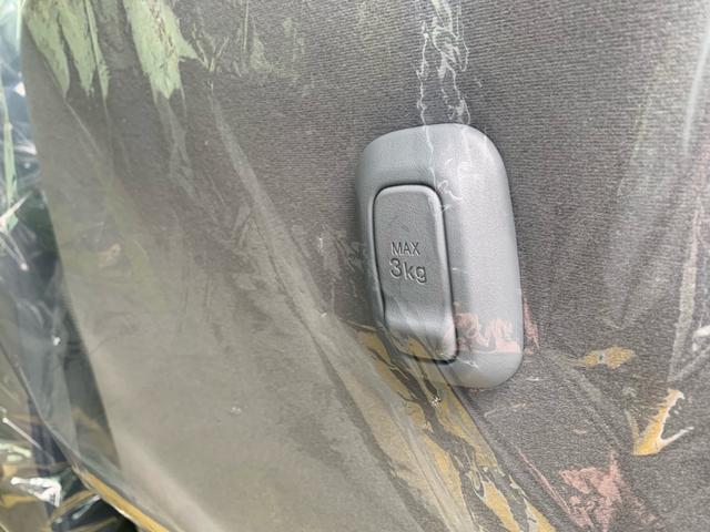 ムーヴキャンバス ストライプスＧ　踏み間違い防止　セキュリティ　Ｂモニター　前後ソナー　ＡＡＣ　プッシュスタートスマートキー　フルフラット　横滑防止装置　ＬＥＤヘッドライト　シートヒーター　キーフリーシステム　サイドエアバック　ＡＢＳ（31枚目）
