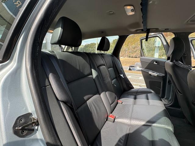 Ｖ５０ ２．０クラシック　ユーザー買取車両　サンルーフ　ブラックレザーシート　パワーシート　シートヒーター　ステーションワゴン　ＥＴＣ付き　右ハンドル　革巻きステアリング（32枚目）