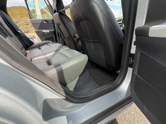 Ｖ５０ ２．０クラシック　ユーザー買取車両　サンルーフ　ブラックレザーシート　パワーシート　シートヒーター　ステーションワゴン　ＥＴＣ付き　右ハンドル　革巻きステアリング（34枚目）
