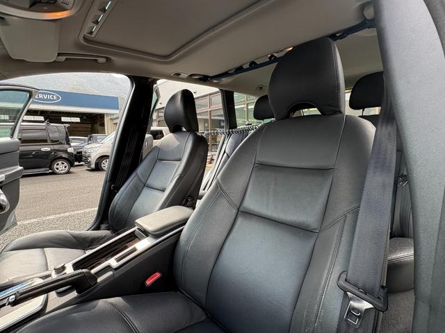 Ｖ５０ ２．０クラシック　ユーザー買取車両　サンルーフ　ブラックレザーシート　パワーシート　シートヒーター　ステーションワゴン　ＥＴＣ付き　右ハンドル　革巻きステアリング（38枚目）