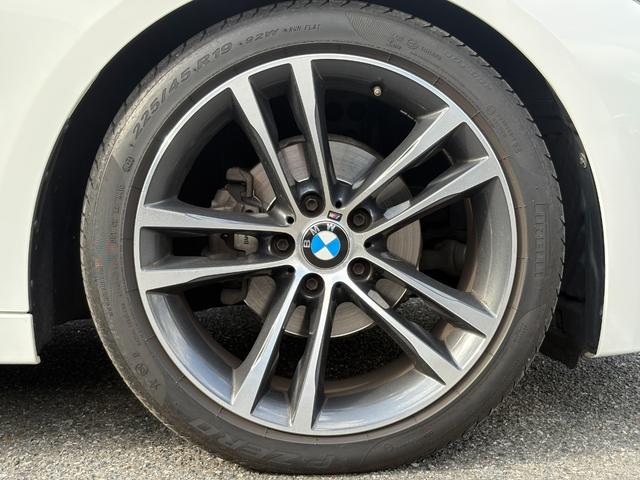 ３シリーズ ３２０ｉグランツーリスモ　Ｍスポーツ　オプション１９インチアルミ　Ｍスポーツサスペンション　純正ナビ　バックモニター　ＥＴＣ　パドルシフト　クルーズコントロール　ステアリングスイッチ　ユーザー買取（72枚目）