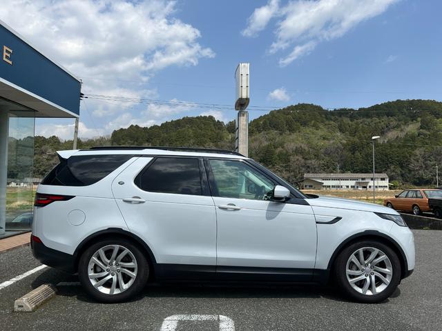 ディスカバリー ＨＳＥ　ユーザー買取車　ドライバーアシストパック　パノラミックガラスルーフ　リア電動リクライニングシート　パワーバックドア　電動サイドステップ　ＡｐｐｌｅＣａｒＰｌａｙ　フロントヒーテッドガラス　純正ドラレコ（3枚目）