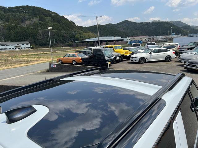 ディスカバリー ＨＳＥ　ユーザー買取車　ドライバーアシストパック　パノラミックガラスルーフ　リア電動リクライニングシート　パワーバックドア　電動サイドステップ　ＡｐｐｌｅＣａｒＰｌａｙ　フロントヒーテッドガラス　純正ドラレコ（10枚目）