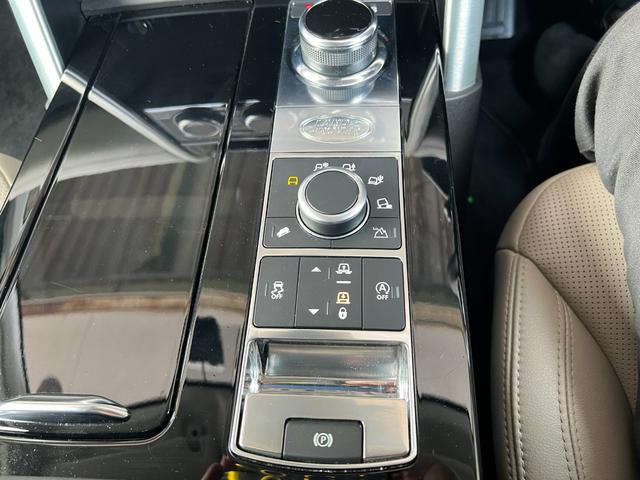 ディスカバリー ＨＳＥ　ユーザー買取車　ドライバーアシストパック　パノラミックガラスルーフ　リア電動リクライニングシート　パワーバックドア　電動サイドステップ　ＡｐｐｌｅＣａｒＰｌａｙ　フロントヒーテッドガラス　純正ドラレコ（23枚目）