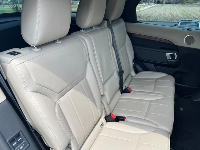 ディスカバリー ＨＳＥ　ユーザー買取車　ドライバーアシストパック　パノラミックガラスルーフ　リア電動リクライニングシート　パワーバックドア　電動サイドステップ　ＡｐｐｌｅＣａｒＰｌａｙ　フロントヒーテッドガラス　純正ドラレコ（24枚目）