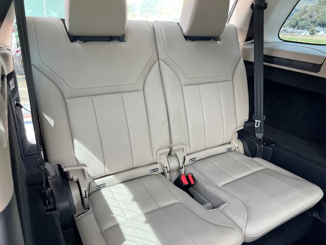 ディスカバリー ＨＳＥ　ユーザー買取車　ドライバーアシストパック　パノラミックガラスルーフ　リア電動リクライニングシート　パワーバックドア　電動サイドステップ　ＡｐｐｌｅＣａｒＰｌａｙ　フロントヒーテッドガラス　純正ドラレコ（25枚目）