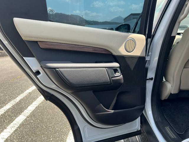 ディスカバリー ＨＳＥ　ユーザー買取車　ドライバーアシストパック　パノラミックガラスルーフ　リア電動リクライニングシート　パワーバックドア　電動サイドステップ　ＡｐｐｌｅＣａｒＰｌａｙ　フロントヒーテッドガラス　純正ドラレコ（39枚目）