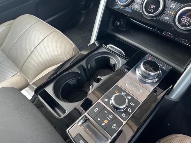 ディスカバリー ＨＳＥ　ユーザー買取車　ドライバーアシストパック　パノラミックガラスルーフ　リア電動リクライニングシート　パワーバックドア　電動サイドステップ　ＡｐｐｌｅＣａｒＰｌａｙ　フロントヒーテッドガラス　純正ドラレコ（70枚目）
