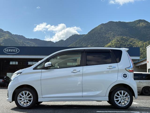 デイズ ハイウェイスター G 純正ナビ・4WD車両・フルセグTV・Bluetooth・アラウンドビューモニター・前後ドライブレコーダー・シートヒーター・プッシュスタート・スマートキー・ステアリングスイッチ・ETC(8枚目)
