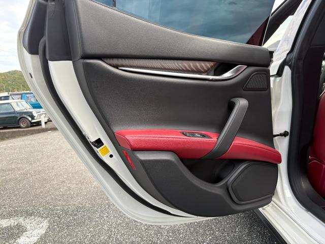 ギブリ ベースグレード 左ハンドル・赤革シート・サンルーフ・純正20インチアルミ・社外マフラー・レッドキャリパー・パワートランク・純正ナビバックモニター・パドルシフト・パワーシートシートヒーター・クルーズコントロール(78枚目)