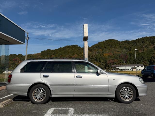 クラウンエステート アスリート　ユーザー買取車両　純正マルチ　スーパーライブサウンド　ＥＴＣ　前後ドライブレコーダー　純正ＨＩＤ　純正１６インチアルミホイール　クルーズコントロール　ＭＤ／カセット／ＤＶＤ　後期　禁煙車（3枚目）