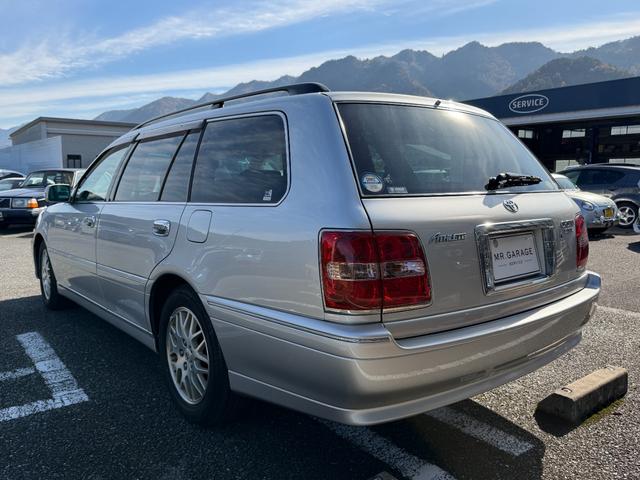 クラウンエステート アスリート　ユーザー買取車両　純正マルチ　スーパーライブサウンド　ＥＴＣ　前後ドライブレコーダー　純正ＨＩＤ　純正１６インチアルミホイール　クルーズコントロール　ＭＤ／カセット／ＤＶＤ　後期　禁煙車（6枚目）