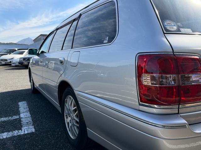 クラウンエステート アスリート　ユーザー買取車両　純正マルチ　スーパーライブサウンド　ＥＴＣ　前後ドライブレコーダー　純正ＨＩＤ　純正１６インチアルミホイール　クルーズコントロール　ＭＤ／カセット／ＤＶＤ　後期　禁煙車（12枚目）