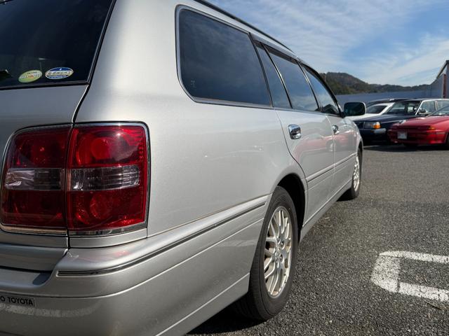 クラウンエステート アスリート　ユーザー買取車両　純正マルチ　スーパーライブサウンド　ＥＴＣ　前後ドライブレコーダー　純正ＨＩＤ　純正１６インチアルミホイール　クルーズコントロール　ＭＤ／カセット／ＤＶＤ　後期　禁煙車（14枚目）