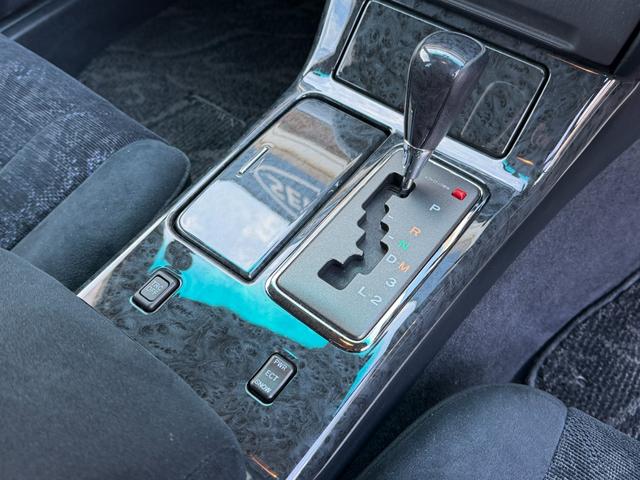 クラウンエステート アスリート　ユーザー買取車両　純正マルチ　スーパーライブサウンド　ＥＴＣ　前後ドライブレコーダー　純正ＨＩＤ　純正１６インチアルミホイール　クルーズコントロール　ＭＤ／カセット／ＤＶＤ　後期　禁煙車（29枚目）