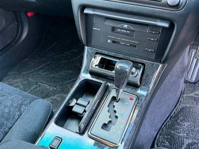 クラウンエステート アスリート　ユーザー買取車両　純正マルチ　スーパーライブサウンド　ＥＴＣ　前後ドライブレコーダー　純正ＨＩＤ　純正１６インチアルミホイール　クルーズコントロール　ＭＤ／カセット／ＤＶＤ　後期　禁煙車（49枚目）