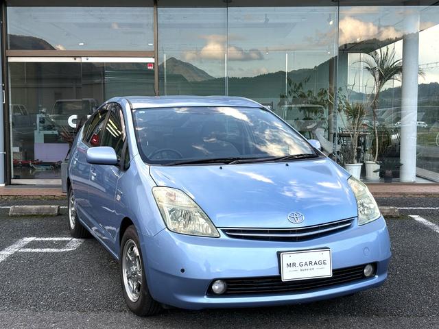 プリウス Ｓ　１０ｔｈアニバーサリーエディション　社外１５インチアルミ装着・純正ナビ・バックモニター・ＥＴＣ・ステアリングスイッチ・クルーズコントロール・ヘッドライト塗装（2枚目）