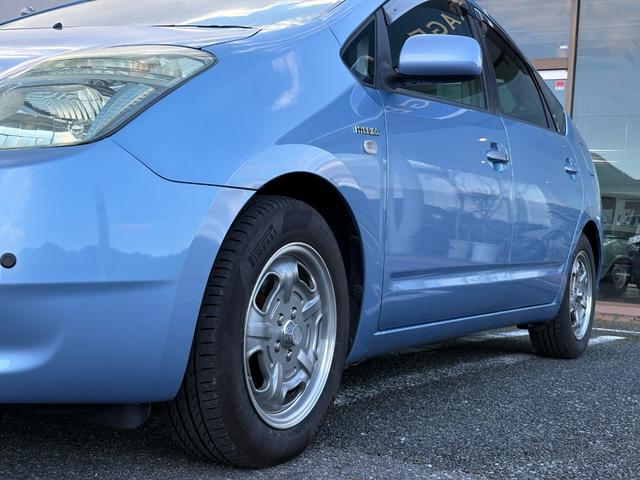 プリウス Ｓ　１０ｔｈアニバーサリーエディション　社外１５インチアルミ装着・純正ナビ・バックモニター・ＥＴＣ・ステアリングスイッチ・クルーズコントロール・ヘッドライト塗装（22枚目）