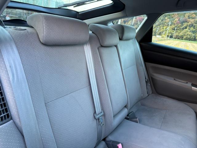 プリウス Ｓ　１０ｔｈアニバーサリーエディション　社外１５インチアルミ装着・純正ナビ・バックモニター・ＥＴＣ・ステアリングスイッチ・クルーズコントロール・ヘッドライト塗装（41枚目）