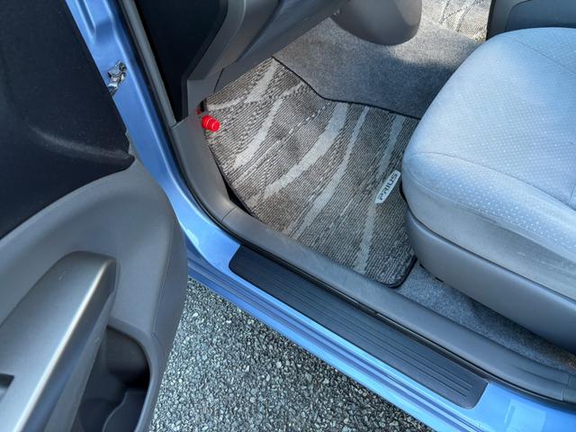 プリウス Ｓ　１０ｔｈアニバーサリーエディション　社外１５インチアルミ装着・純正ナビ・バックモニター・ＥＴＣ・ステアリングスイッチ・クルーズコントロール・ヘッドライト塗装（50枚目）