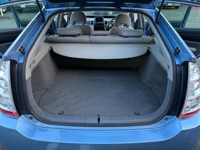 プリウス Ｓ　１０ｔｈアニバーサリーエディション　社外１５インチアルミ装着・純正ナビ・バックモニター・ＥＴＣ・ステアリングスイッチ・クルーズコントロール・ヘッドライト塗装（51枚目）