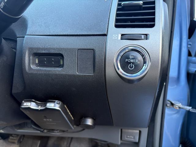 プリウス Ｓ　１０ｔｈアニバーサリーエディション　社外１５インチアルミ装着・純正ナビ・バックモニター・ＥＴＣ・ステアリングスイッチ・クルーズコントロール・ヘッドライト塗装（52枚目）