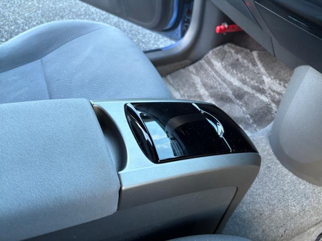 プリウス Ｓ　１０ｔｈアニバーサリーエディション　社外１５インチアルミ装着・純正ナビ・バックモニター・ＥＴＣ・ステアリングスイッチ・クルーズコントロール・ヘッドライト塗装（54枚目）