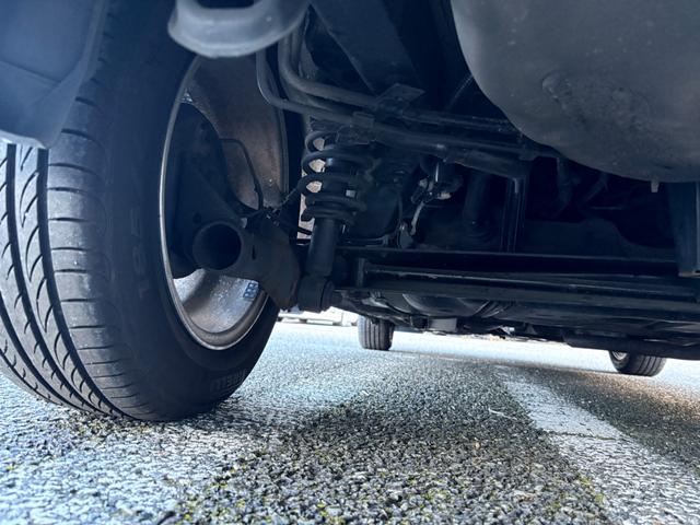 プリウス Ｓ　１０ｔｈアニバーサリーエディション　社外１５インチアルミ装着・純正ナビ・バックモニター・ＥＴＣ・ステアリングスイッチ・クルーズコントロール・ヘッドライト塗装（63枚目）