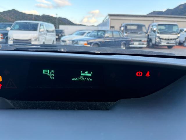 プリウス Ｓ　１０ｔｈアニバーサリーエディション　社外１５インチアルミ装着・純正ナビ・バックモニター・ＥＴＣ・ステアリングスイッチ・クルーズコントロール・ヘッドライト塗装（72枚目）