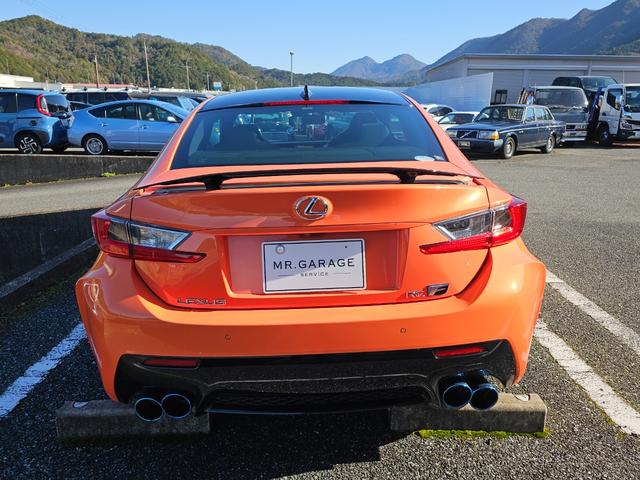 ＲＣ Ｆ カーボンエクステリアパッケージ　カーボンエクステリアパッケージ　マークレビンソンプレミアムサウンドシステム　ＴＶＤ　ＥＴＣ　純正メーカーナビ　クルーズコントロールカーボンリアディフューザー　セミアニリン革シート　ブラインドスポット（4枚目）