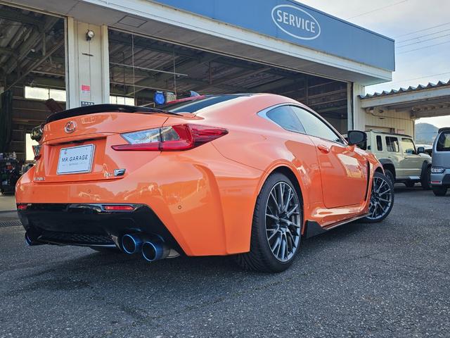 ＲＣ Ｆ カーボンエクステリアパッケージ　カーボンエクステリアパッケージ　マークレビンソンプレミアムサウンドシステム　ＴＶＤ　ＥＴＣ　純正メーカーナビ　クルーズコントロールカーボンリアディフューザー　セミアニリン革シート　ブラインドスポット（7枚目）