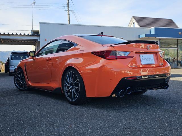 ＲＣ Ｆ カーボンエクステリアパッケージ　カーボンエクステリアパッケージ　マークレビンソンプレミアムサウンドシステム　ＴＶＤ　ＥＴＣ　純正メーカーナビ　クルーズコントロールカーボンリアディフューザー　セミアニリン革シート　ブラインドスポット（8枚目）