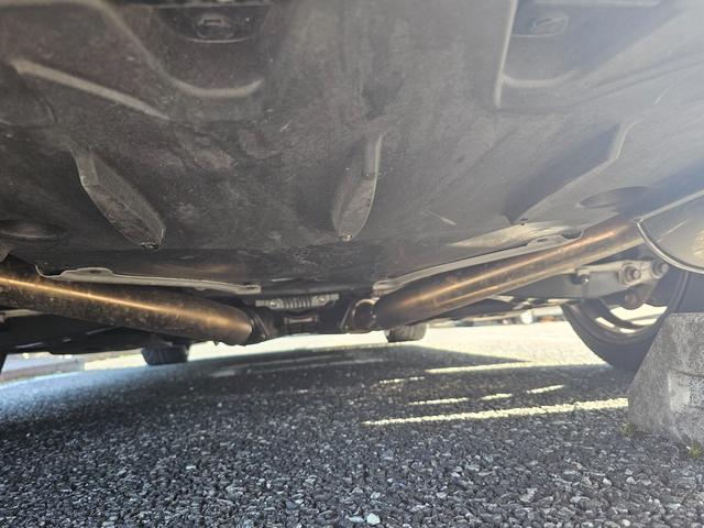 ＲＣ Ｆ カーボンエクステリアパッケージ　カーボンエクステリアパッケージ　マークレビンソンプレミアムサウンドシステム　ＴＶＤ　ＥＴＣ　純正メーカーナビ　クルーズコントロールカーボンリアディフューザー　セミアニリン革シート　ブラインドスポット（22枚目）