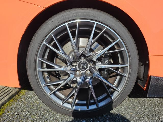 ＲＣ Ｆ カーボンエクステリアパッケージ　カーボンエクステリアパッケージ　マークレビンソンプレミアムサウンドシステム　ＴＶＤ　ＥＴＣ　純正メーカーナビ　クルーズコントロールカーボンリアディフューザー　セミアニリン革シート　ブラインドスポット（25枚目）